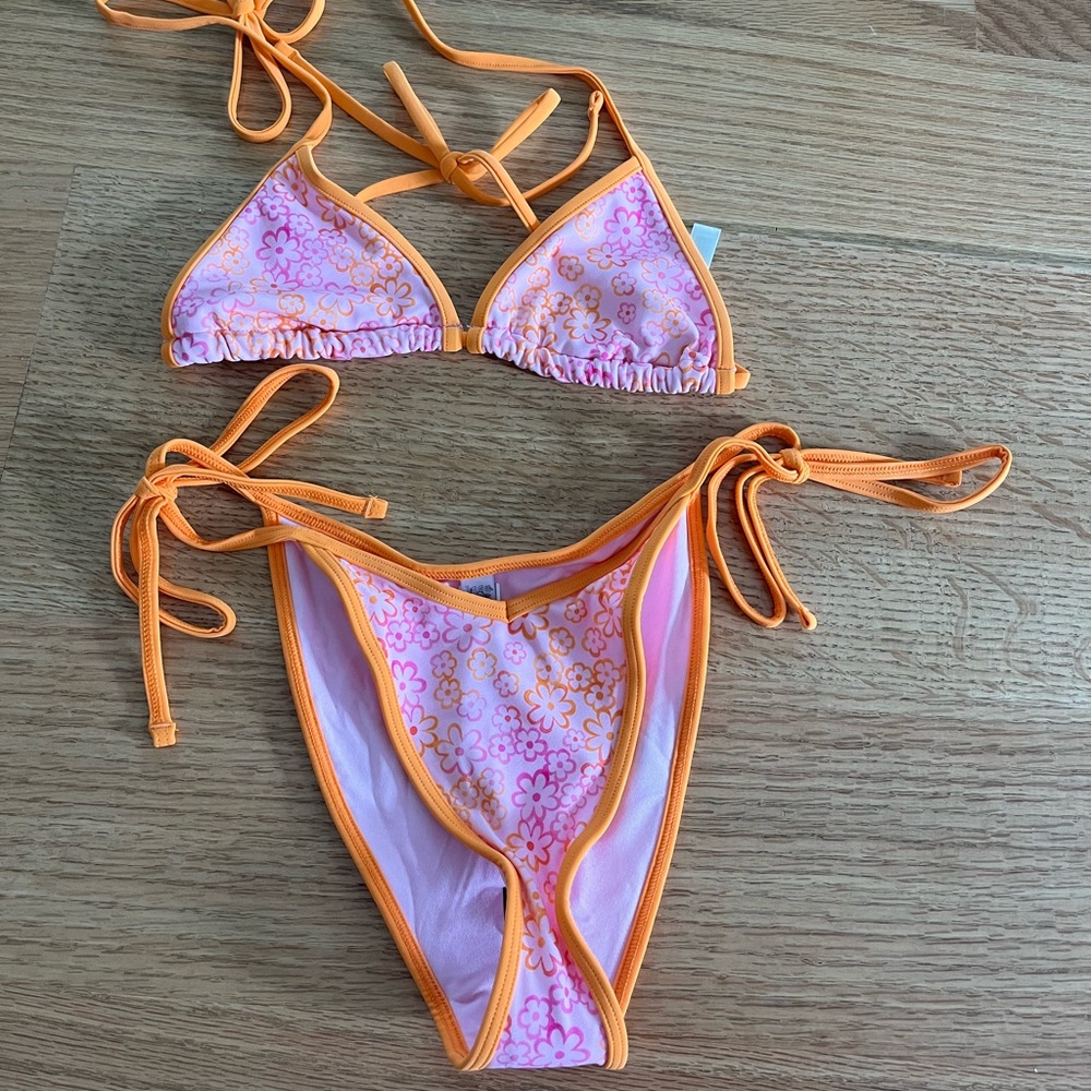 Frankie’s bikinis set